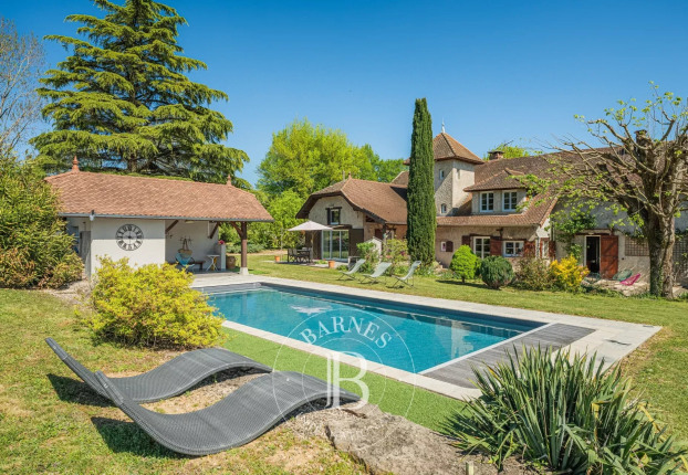 Maison 8 pièces 266 m² · à Saint-Chef · 266 m² · 869 000 €