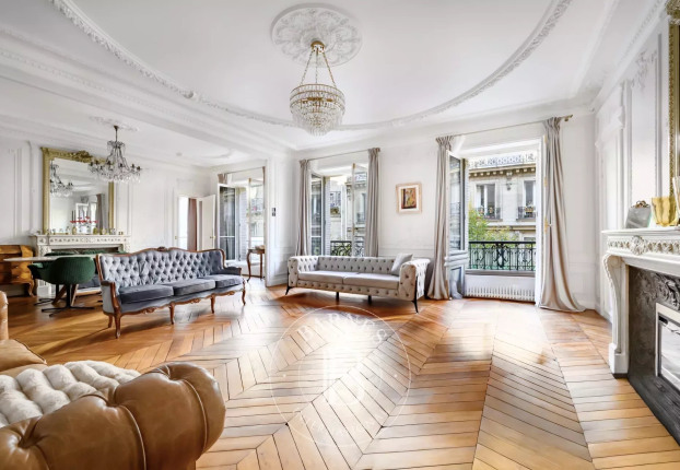 Appartement 6 pièces 204 m² · à Enfants Rouges, Paris 3ème · 204 m² · 3 600 000 €