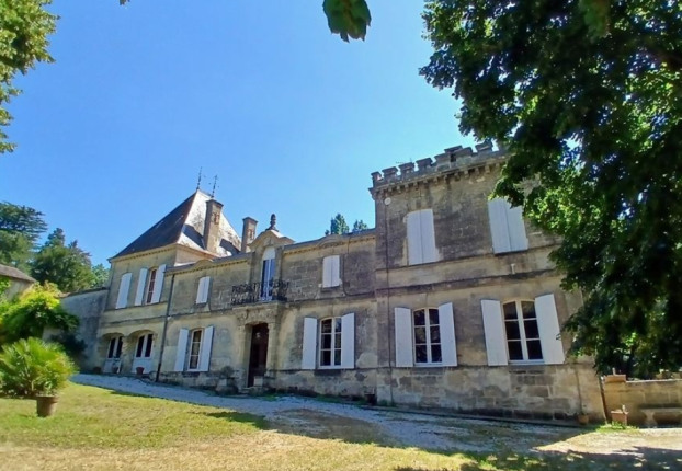 Maison 19 pièces 1063 m² · à Camblanes-Et-Meynac · 1 063 m² · 1 711 500 €