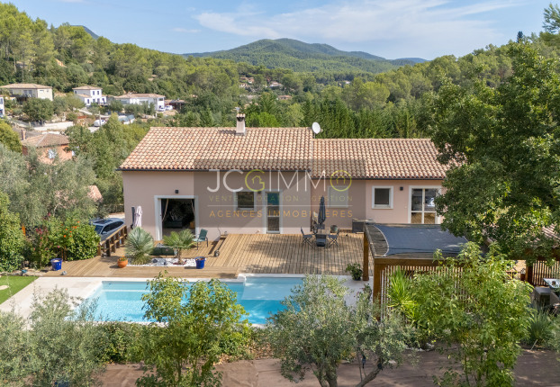 Maison 10 pièces 295 m² · à Cuers · 294,6 m² · 790 000 €