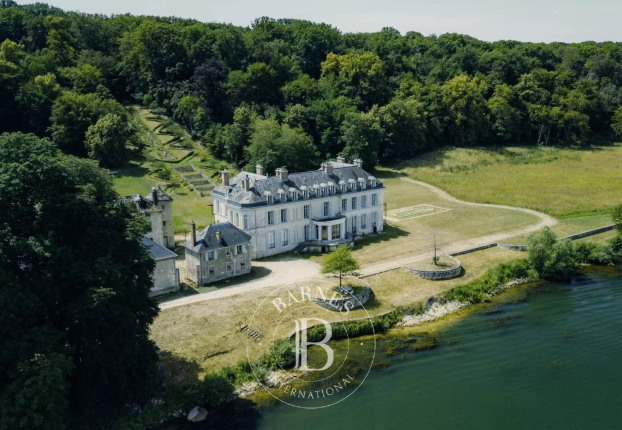 Maison 25 pièces 1200 m² · à Fontainebleau · 1 200 m² · 8 900 000 €