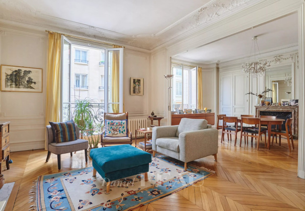 Appartement 5 pièces 154 m² · à Paris 7ème · 153,5 m² · 2 045 000 €