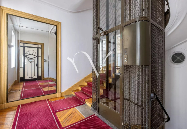 Appartement 6 pièces 214 m² · à Saint Philippe du Roule, Paris 8ème · 213,9 m² · 2 079 000 €