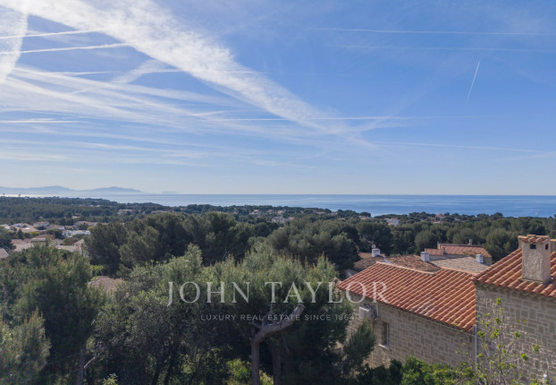 Maison 8 pièces 240 m² · à Sausset-les-Pins · 240,1 m² · 950 000 €