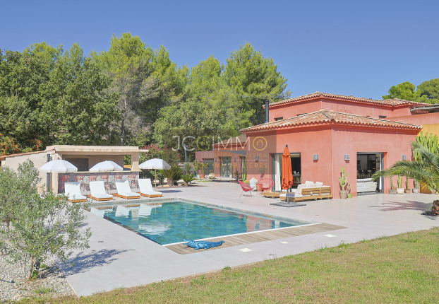 Maison 5 pièces 220 m² · à La Farlède · 220 m² · 1 200 000 €