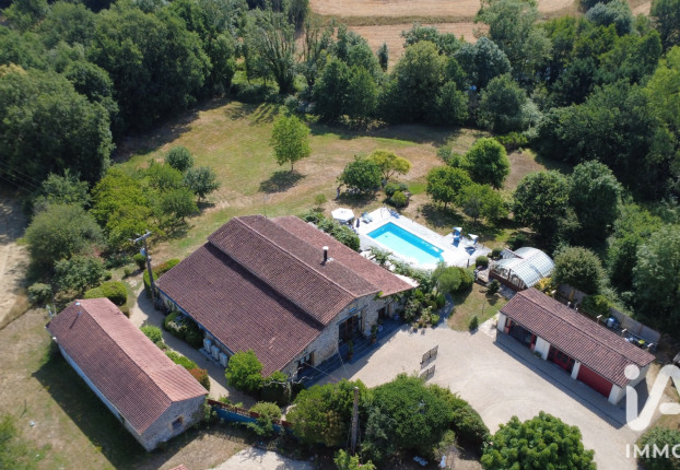 Maison 13 pièces 340 m² · à Vouvant · 340 m² · 795 000 €