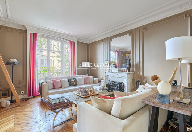 Appartement 5 pièces 111 m² · à Paris 4ème · 111,4 m² · 1 825 000 €