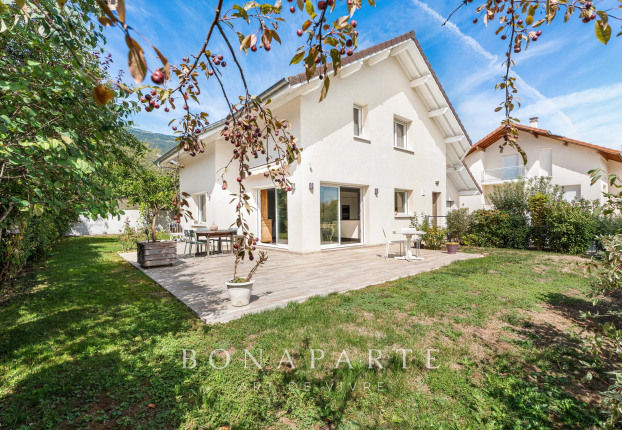 Maison 5 pièces 133 m² · à Thoiry · 133 m² · 825 000 €