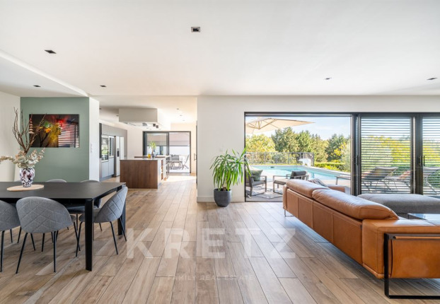 Maison 7 pièces 205 m² · à La Tour-de-Salvagny · 205 m² · 1 260 000 €