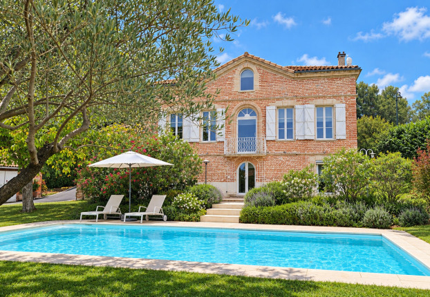 Maison 6 pièces 285 m² · à Montjoire · 285 m² · 598 000 €