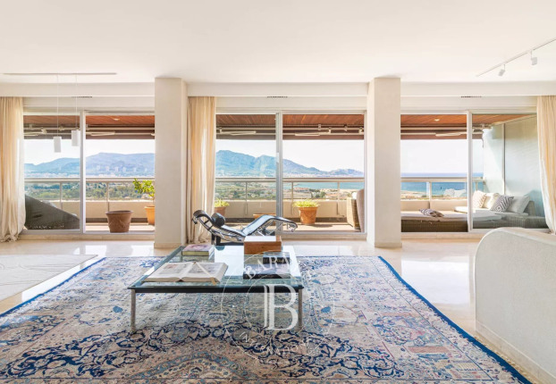 Appartement 6 pièces 181 m² · à Périer, Marseille 8ème · 180,7 m² · 2 320 000 €