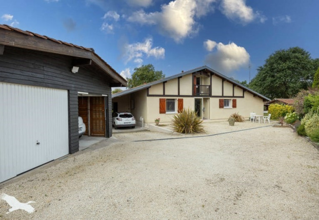Maison 5 pièces 120 m² · à Tosse · 120 m² · 680 000 €