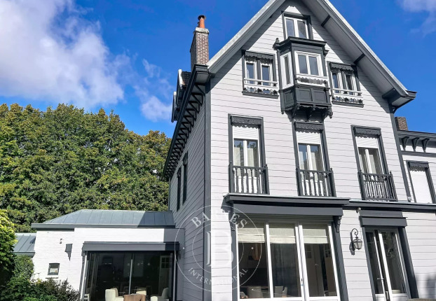 Maison 7 pièces 350 m² · à Saint-André-lez-Lille · 350 m² · 1 099 000 €