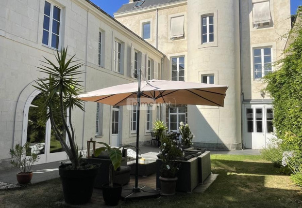 Maison 15 pièces 330 m² · à Le Mans · 330 m² · 910 000 €