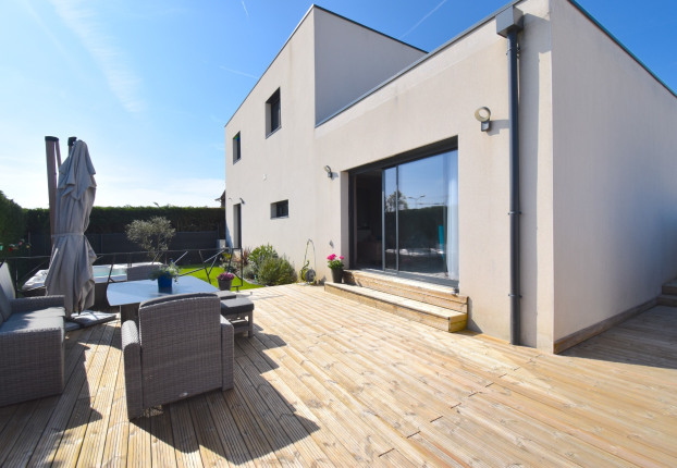 Maison 6 pièces 151 m² · à Est, Dardilly · 151 m² · 699 000 €