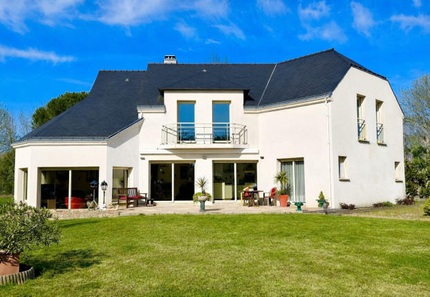 Maison 8 pièces 218 m² · à Mauves-sur-Loire · 218 m² · 679 900 €