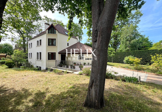 Maison 10 pièces 315 m² · à Merlettes, le Vésinet · 315 m² · 1 895 000 €