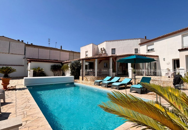 Maison 7 pièces 230 m² · à Bessan · 230 m² · 699 000 €