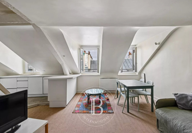 Appartement 1 pièce 27 m² · à Saint Thomas d'Aquin, Paris 7ème · 26,7 m² · 560 000 €