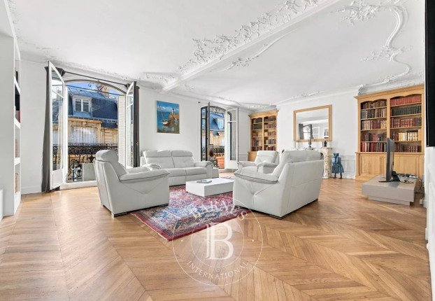 Appartement 7 pièces 259 m² · à Courcelles-Wagram, Paris 17ème · 258,8 m² · 3 450 000 €