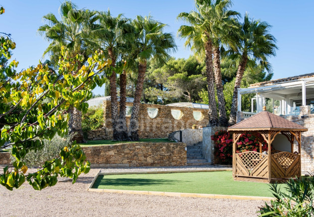 Maison 6 pièces 200 m² · à Extension Centre Ville, la Ciotat · 200 m² · 1 380 000 €
