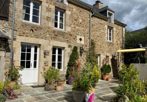 Maison 5 pièces 210 m² · à Langrolay-sur-Rance · 210 m² · 618 000 €