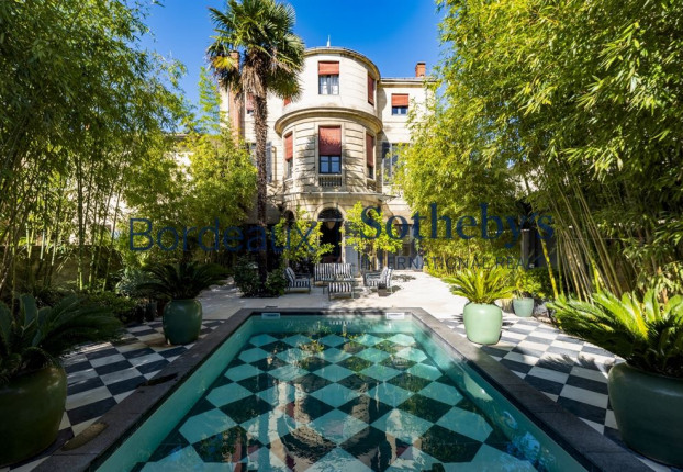 Maison 10 pièces 330 m² · à Bordeaux · 330 m² · 1 463 000 €