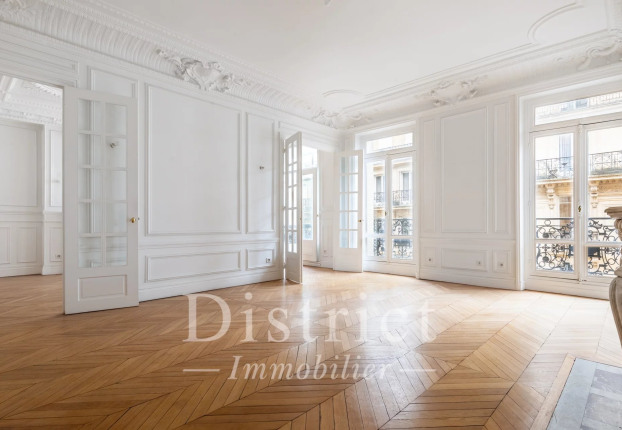 Appartement 5 pièces 167 m² · à Triangle d'Or, Paris 8ème · 167 m² · 4 330 000 €