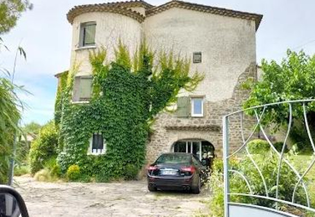 Maison 11 pièces 287 m² · à Uzès · 287 m² · 739 000 €