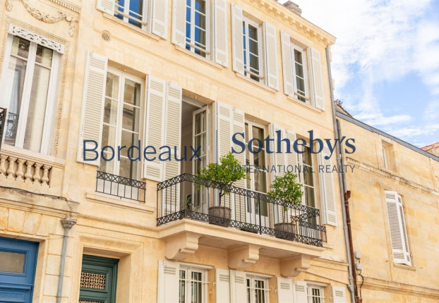Maison 10 pièces 230 m² · à Bordeaux · 230 m² · 1 450 000 €