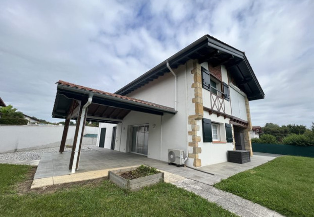 Maison 7 pièces 170 m² · à Espelette · 170 m² · 709 920 €