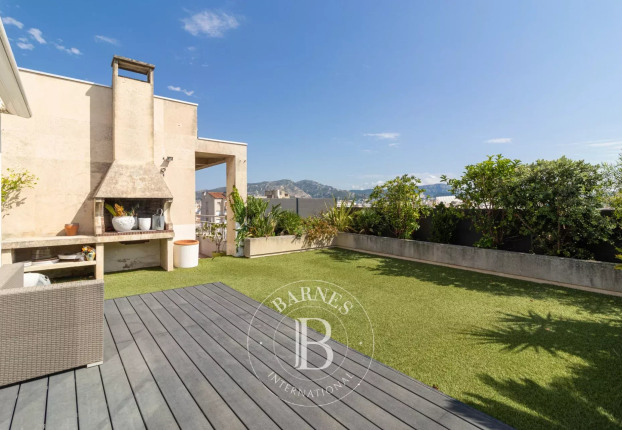 Appartement 7 pièces 236 m² · à Périer, Marseille 8ème · 236 m² · 945 000 €