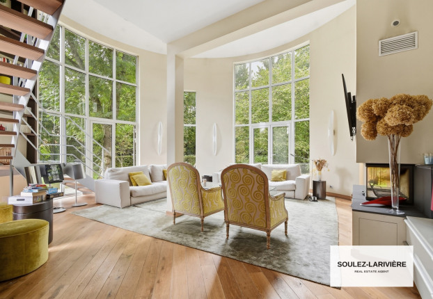 Maison 10 pièces 319 m² · à Jouy-en-Josas · 318,8 m² · 1 290 000 €