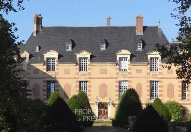 Maison 50 pièces 2940 m² · à Pacy-sur-Eure · 2 940 m² · 1 900 000 €