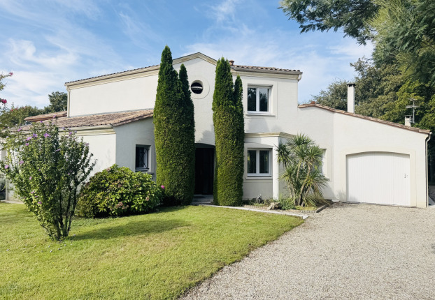 Maison 6 pièces 180 m² · à Saint-Aubin-de-Médoc · 179,9 m² · 799 000 €