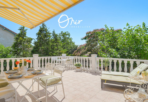 Maison 6 pièces 187 m² · à Communay · 187 m² · 599 000 €