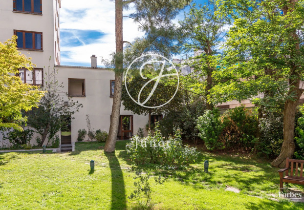 Appartement 3 pièces 137 m² · à Montmartre, Paris 18ème · 136,8 m² · 1 400 000 €
