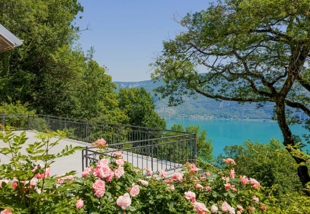 Maison 8 pièces 250 m² · à La Chapelle-du-Mont-du-Chat · 250 m² · 995 000 €