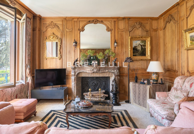 Appartement 5 pièces 156 m² · à Porte Dauphine, Paris 16ème · 156 m² · 1 960 000 €
