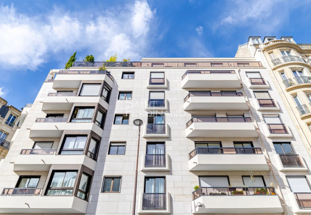 Appartement 5 pièces 95 m² · à Pasteur Montparnasse, Paris 15ème · 94,7 m² · 890 000 €