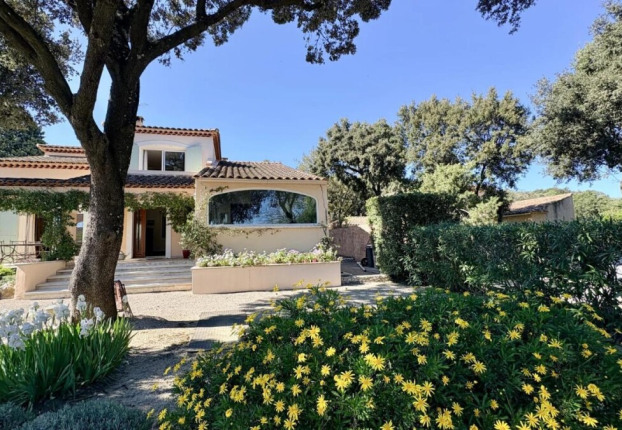 Maison 8 pièces 232 m² · à Rochefort-du-Gard · 232 m² · 643 000 €