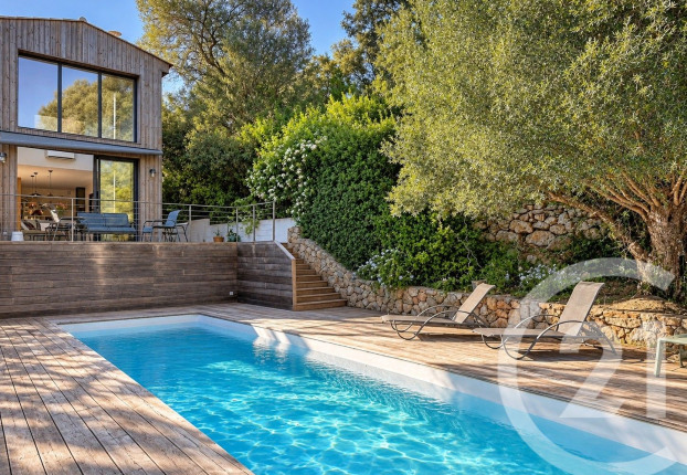 Maison 4 pièces 86 m² · à Lecci · 86 m² · 690 000 €