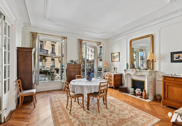 Appartement 4 pièces 124 m² · à Paris 8ème · 124,3 m² · 1 475 000 €