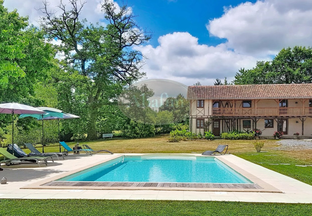 Maison 20 pièces 454 m² · à Marciac · 454 m² · 553 000 €