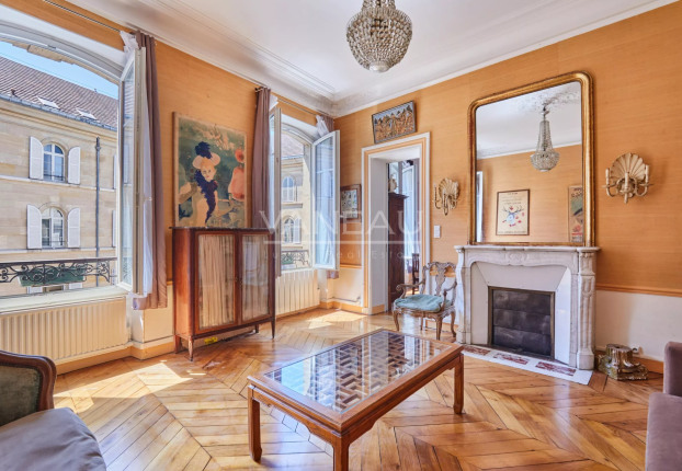 Appartement 4 pièces 91 m² · à Saint Thomas d'Aquin, Paris 7ème · 90,5 m² · 1 996 000 €