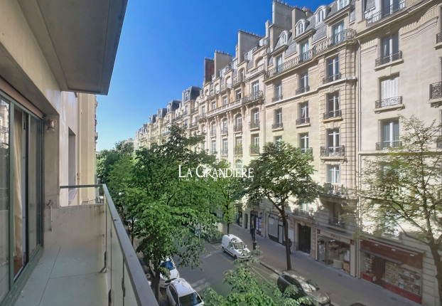 Appartement 3 pièces 90 m² · à Auteuil Nord, Paris 16ème · 90 m² · 1 050 000 €