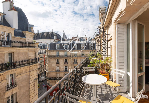 Appartement 5 pièces 133 m² · à Montmartre, Paris 18ème · 132,9 m² · 1 990 000 €