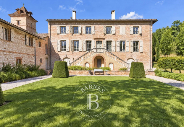 Maison 22 pièces 900 m² · à Gaillac · 900 m² · 2 300 000 €