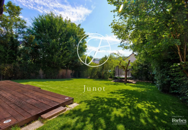 Maison 7 pièces 215 m² · à Gressets-Centre-Garenne-Bechevet, la Celle-Saint-Cloud · 215,1 m² · 1 300 000 €