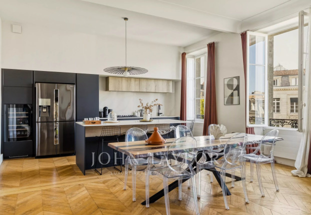 Appartement 6 pièces 170 m² · à Hôtel de Ville-Quinconce-Saint Seurin-Fondaudège, Bordeaux · 170 m² · 1 149 000 €